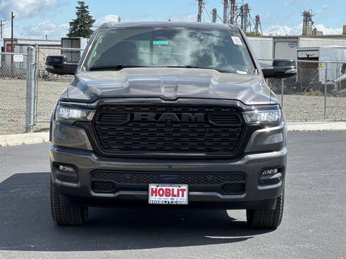 New 2026 RAM 1500 4x4 Crew Cab image 8