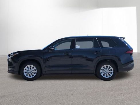 New 2026 Toyota Grand Highlander XLE image 8
