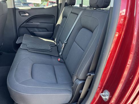 Used 2021 Chevrolet Colorado LT w/ LT Convenience Package AWD/4WD image 16