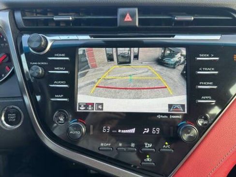 Used 2019 Toyota Camry XSE FWD image 15