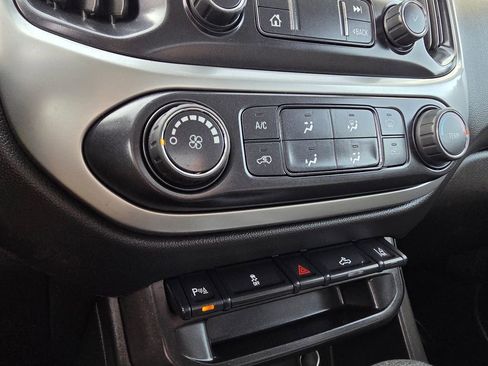 Used 2022 Chevrolet Colorado LT w/ Fleet Safety Package image 17