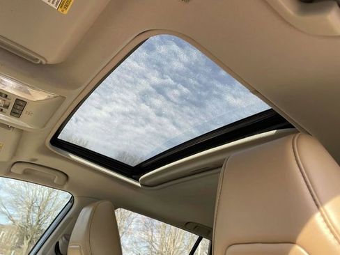 Used 2023 Toyota RAV4 XLE Premium image 23