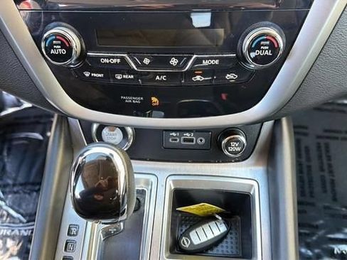 Used 2023 Nissan Murano SL AWD/4WD image 17