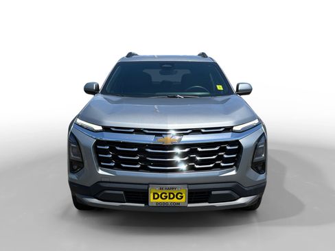 Used 2025 Chevrolet Equinox LT w/ Convenience Package II FWD image 8