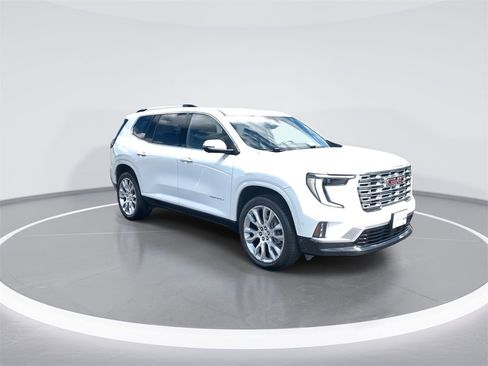 Used 2024 GMC Acadia Denali w/ Super Cruise Package image 2