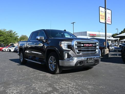 Used 2022 GMC Sierra 1500 SLT AWD/4WD image 3