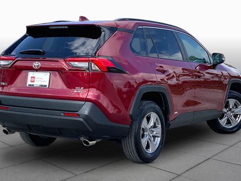 Used 2025 Toyota RAV4 XLE AWD/4WD image 13