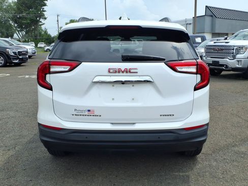Used 2023 GMC Terrain SLE w/ Driver Convenience Package AWD/4WD image 4
