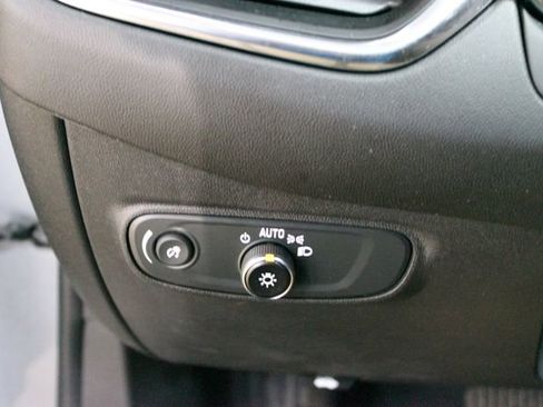 Used 2023 Chevrolet Equinox LS AWD/4WD image 14