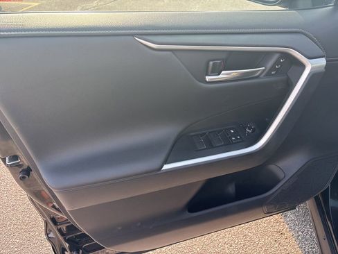 Used 2021 Toyota RAV4 Limited image 20