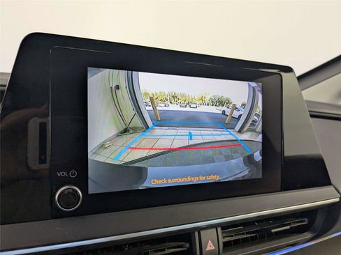 Used 2023 Toyota Prius XLE FWD image 22