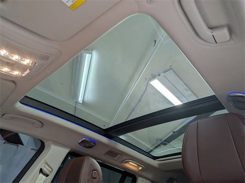 Used 2023 Mercedes-Benz Maybach GLS 600 4MATIC image 13