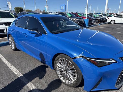 Used 2023 Lexus IS 300 w/ Premium Package RWD image 9