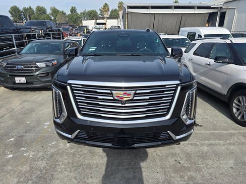 Used 2026 Cadillac Escalade Platinum Luxury image 6