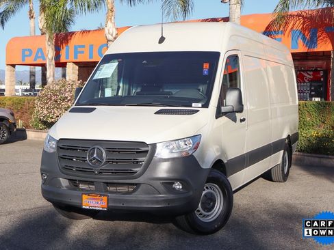 Used 2022 Mercedes-Benz Sprinter 2500 image 4