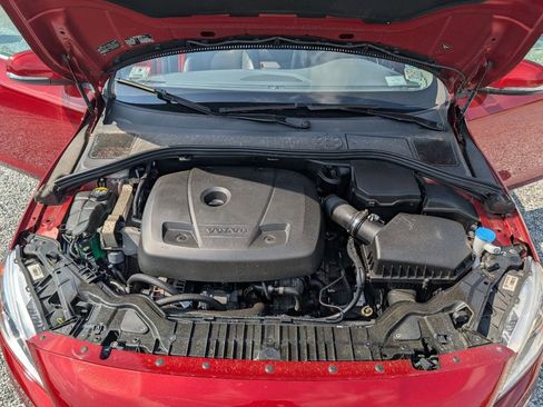 Used 2017 Volvo S60 T5 Inscription image 17