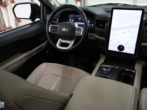 Used 2023 Ford Expedition Limited image 27