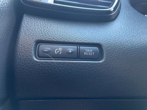 Used 2019 Nissan Rogue Sport S image 23