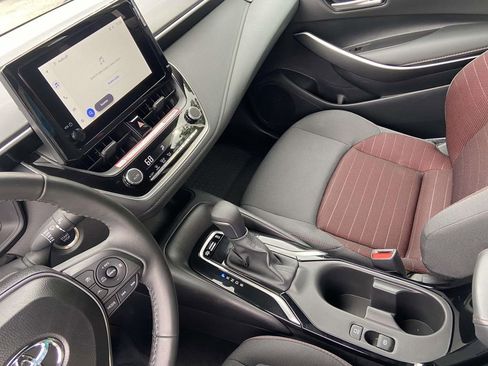 Used 2025 Toyota Corolla SE image 25