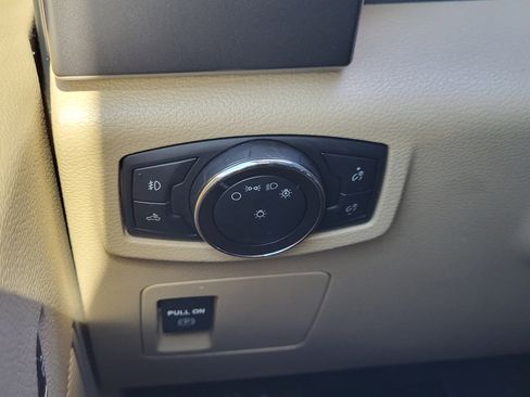 Used 2019 Ford F150 XLT image 36