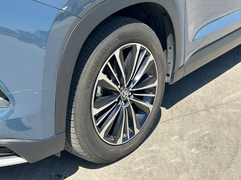 Used 2024 Toyota Grand Highlander AWD Hybrid image 9