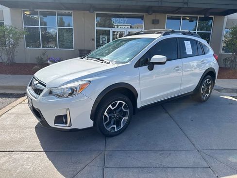 Used 2017 Subaru Crosstrek 2.0i Premium AWD/4WD image 2