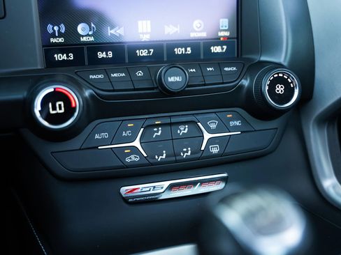 Used 2019 Chevrolet Corvette Z06 RWD image 45