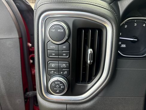Used 2021 GMC Sierra 2500 SLE w/ SLE Value Package; AWD/4WD image 14