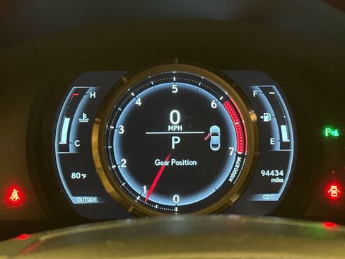 Used 2016 Lexus RC 200t RWD image 34