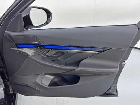 Used 2024 BMW i5 eDrive40i w/ M Sport Package image 47