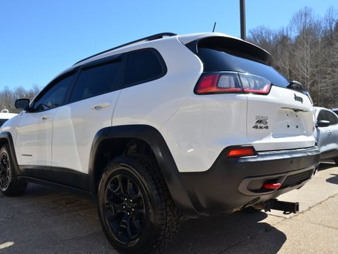 Used 2019 Jeep Cherokee Trailhawk w/ Cold Weather Group image 4