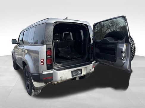 Used 2022 Land Rover Defender 110 SE AWD/4WD image 9