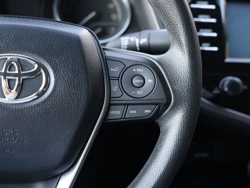 Used 2020 Toyota Camry LE image 24