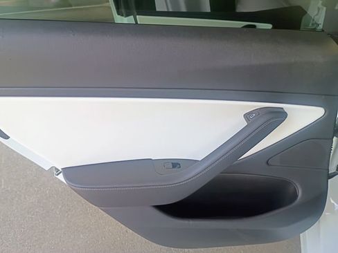 Used 2020 Tesla Model 3 Standard Range RWD image 51