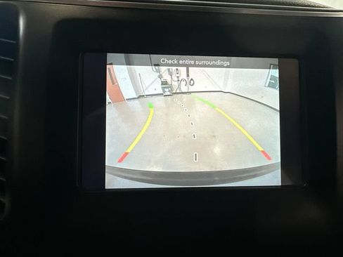 Used 2021 Jeep Cherokee Latitude Plus FWD image 17