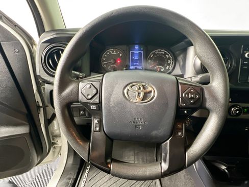 Used 2018 Toyota Tacoma SR image 16