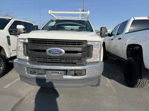 Used 2019 Ford F250 XL w/ XL Value Package image 3
