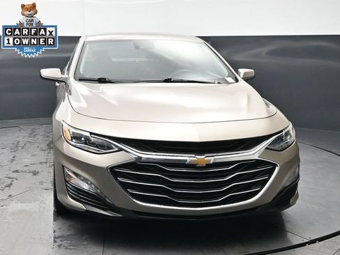 Used 2024 Chevrolet Malibu LT FWD image 2