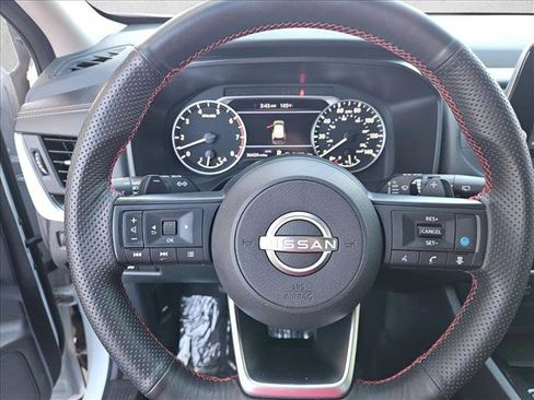 Used 2024 Nissan Rogue SV AWD/4WD image 19