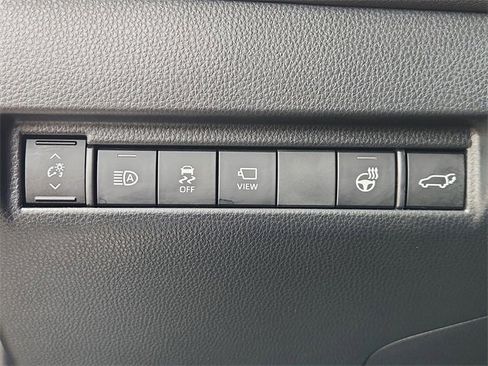 Used 2024 Toyota Venza Limited image 17