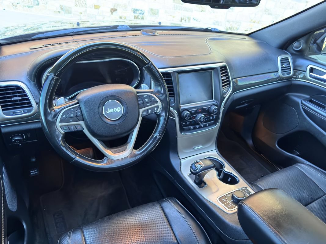 Used 2015 Jeep Grand Cherokee Overland w/ Advanced Technology Group AWD/4WD image 37
