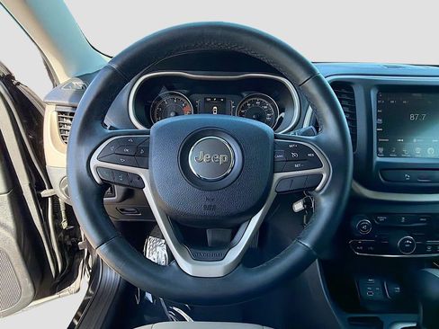 Used 2016 Jeep Cherokee 75th Anniversary FWD image 38