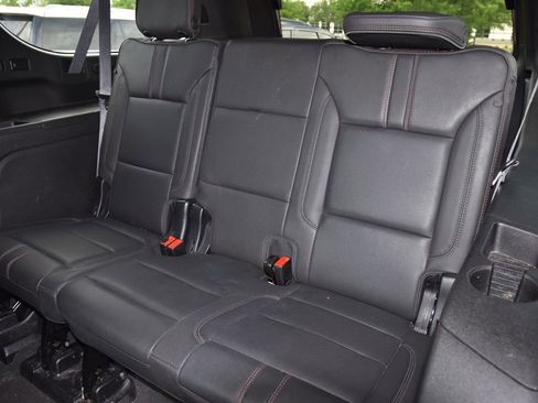 Used 2024 Chevrolet Suburban RST w/ Luxury Package RWD image 12