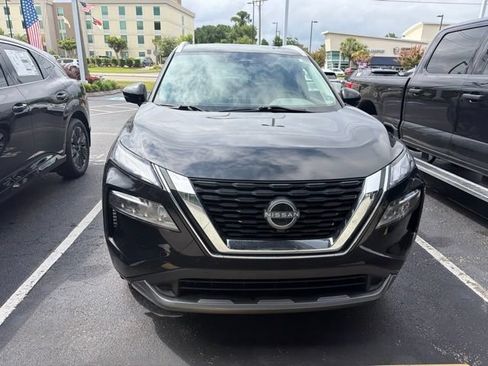 Used 2023 Nissan Rogue SL w/ SL Premium Package FWD image 9