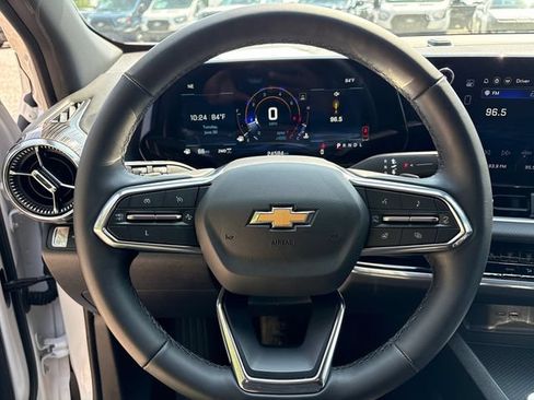Used 2025 Chevrolet Equinox LT AWD/4WD image 25