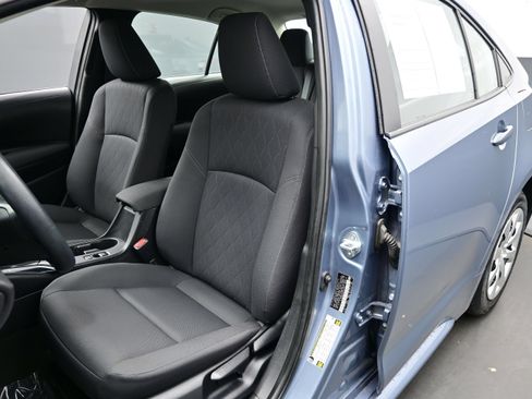 Used 2024 Toyota Corolla LE FWD image 11