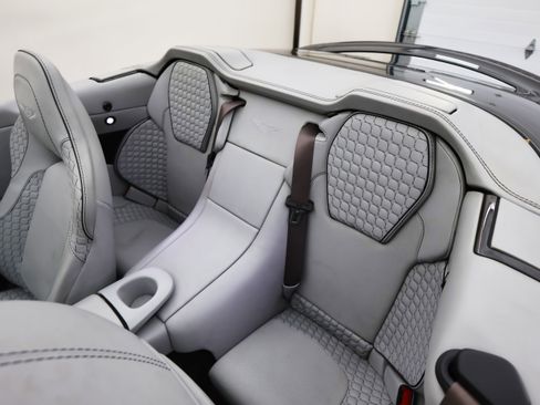 Used 2014 Aston Martin Vanquish Volante image 20
