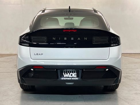 New 2026 Nissan Leaf Platinum+ w/ Illuminated Package FWD image 4