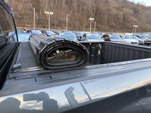 Used 2022 Chevrolet Silverado 1500 Custom image 11