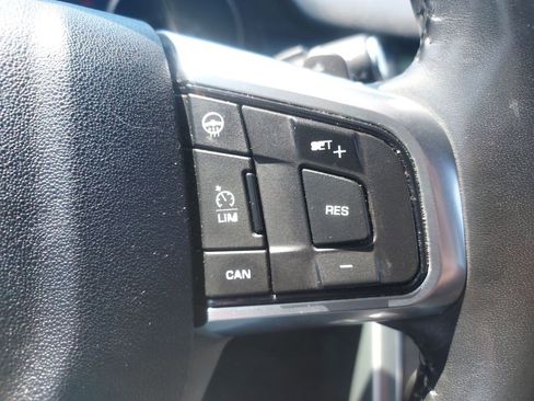 Used 2018 Land Rover Discovery Sport SE AWD/4WD image 25